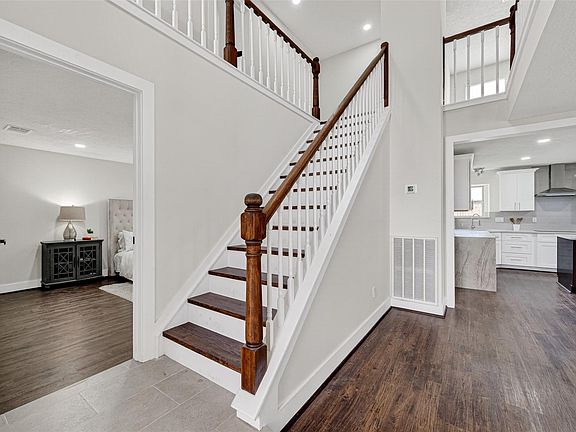 5th image of 1018 Sherfield Ridge Dr