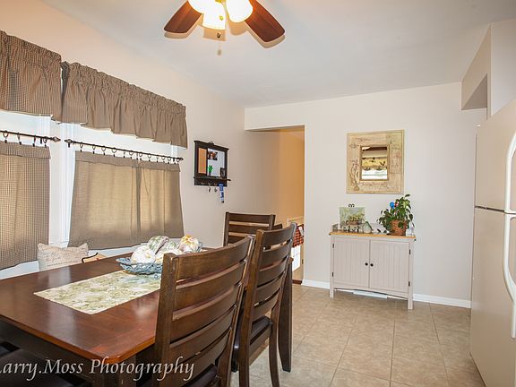 4th image of 8943 Fairway Dr