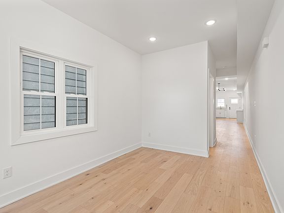 3rd image of 604 1/2 Hancock St
