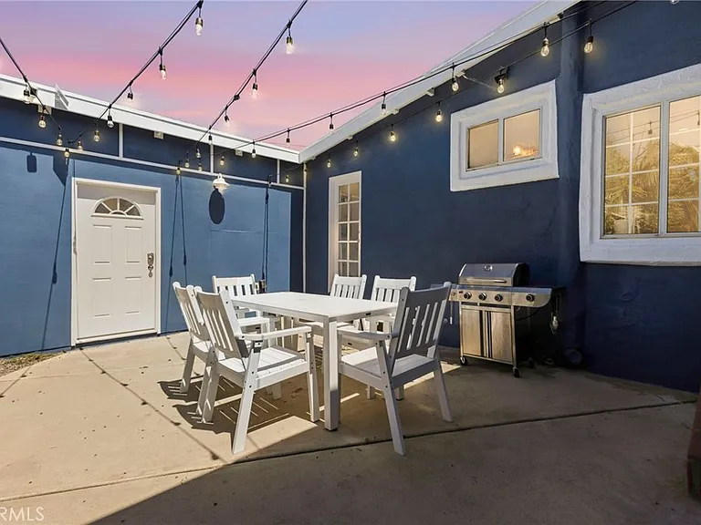 142 E Glaucus St — Photo 28