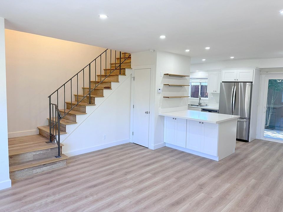Kitchen & Stairwell to 2nd Floor