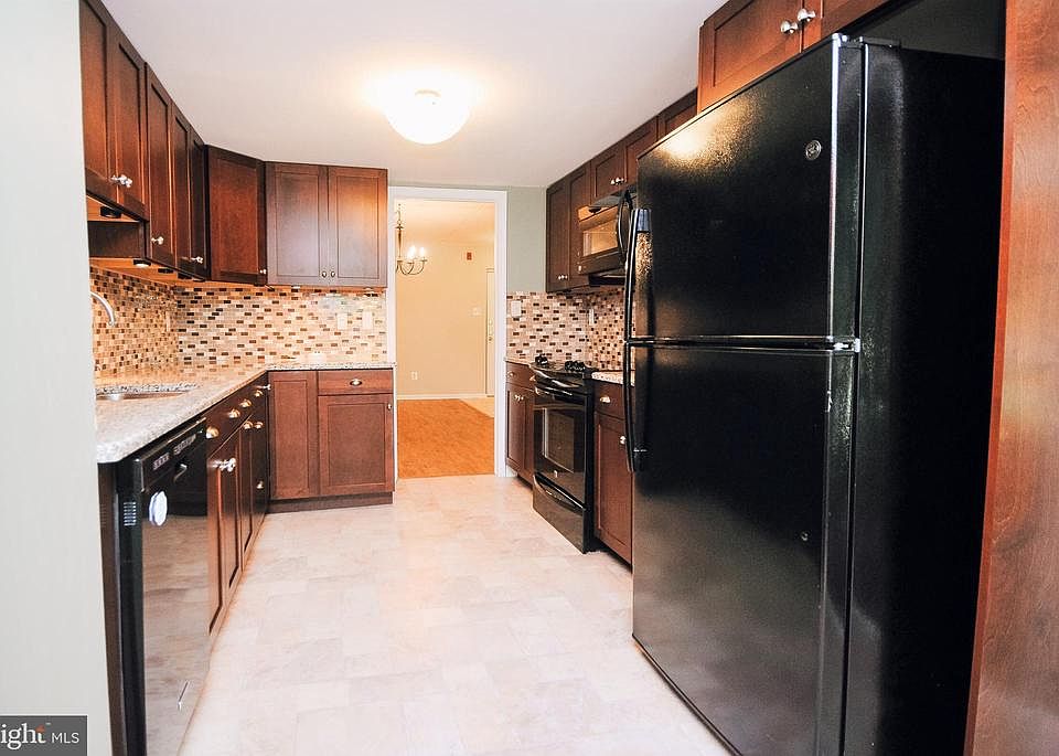 1st image of 3109 Heather Ct