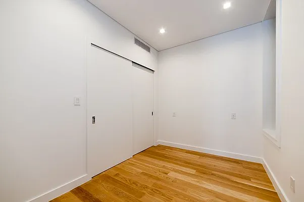 Rented by Veracity NYC LLC | media 20