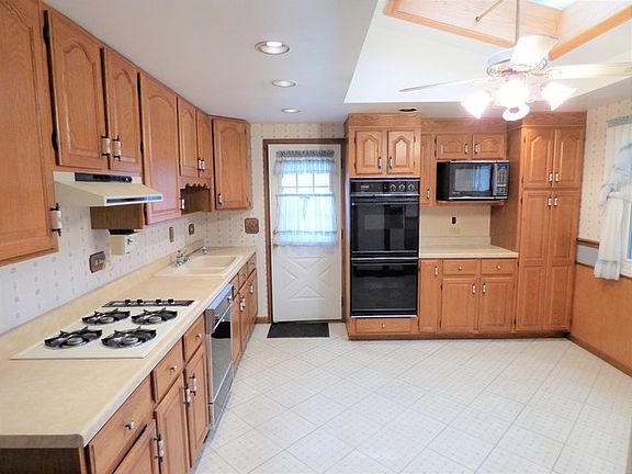 2nd image of 1628 Marlboro Cir