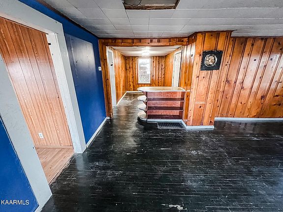 4th image of 3508 NW Primrose Ave