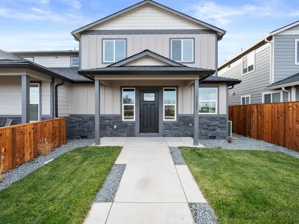 1121 Annalise St, Central Point, OR 97502