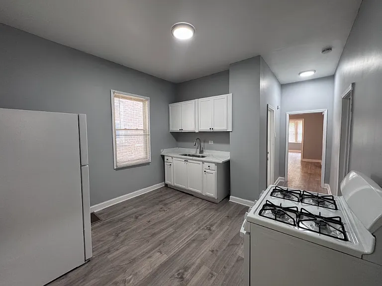 12219 S Lowe Ave — Photo 8