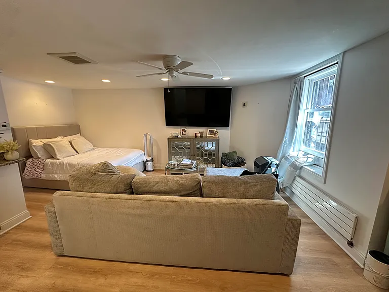 128 Saint Botolph St #1B — Photo 4