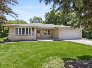 27W641 Holly Ct, West Chicago, IL 60185