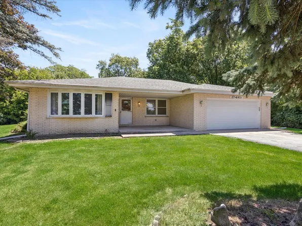 27W641 Holly Ct, West Chicago, IL 60185
