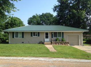 700 E Colorado St, Windsor, MO 65360