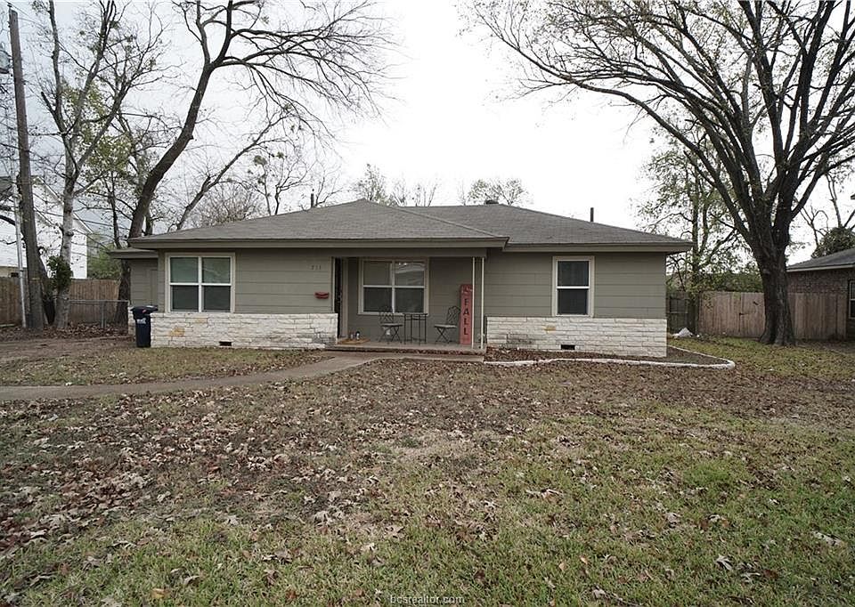 1st image of 701 Highlands St