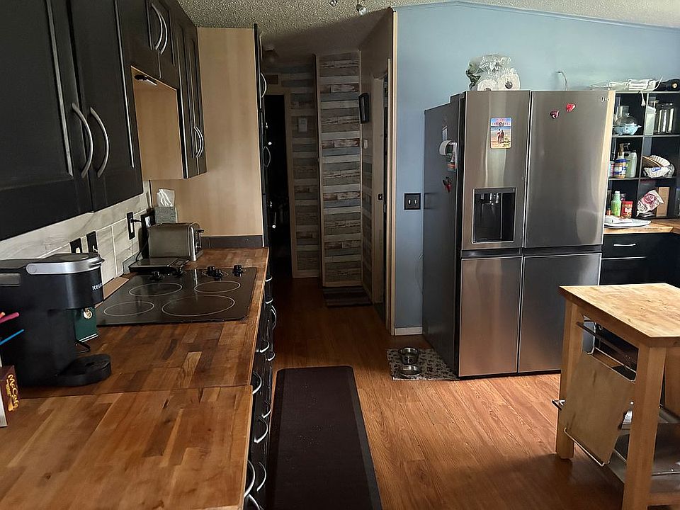 1st image of 21 Lake Shore Dr #21