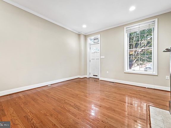 4th image of 2231 Gough St