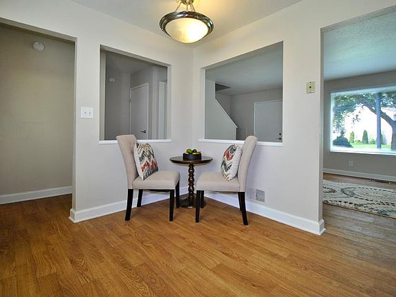 3rd image of 1337 Foxfire St