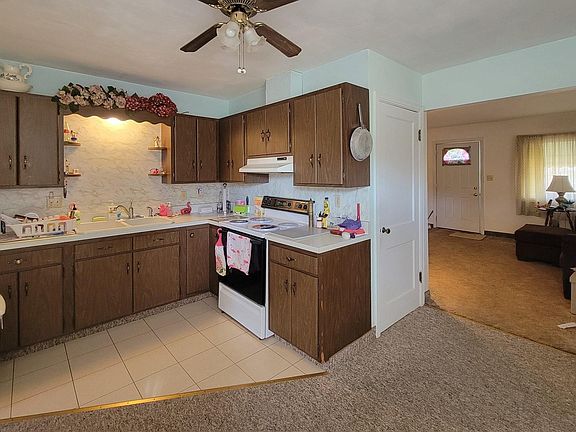 2nd image of 1049 W 39th St