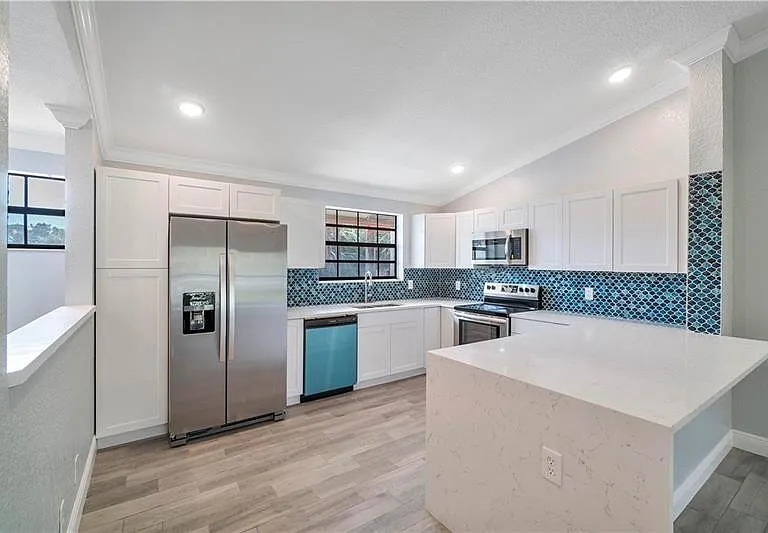 1004 Congressional Way — Photo 2