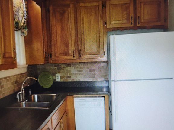 4th image of 5906 Fitzhugh Ave
