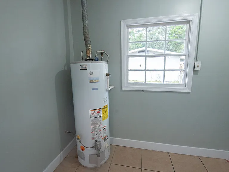 4361 Montclair Cir E — Photo 35