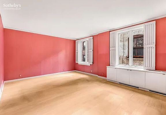 3rd image of 112 E 83rd St APT 5A