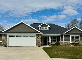 112 Duncastle Ct, Angola, IN 46703