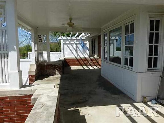 2nd image of 1000 NE Glen Oak Ave