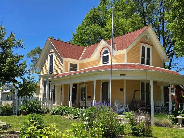 105 N Lake St, Pleasant Hill, MO 64080