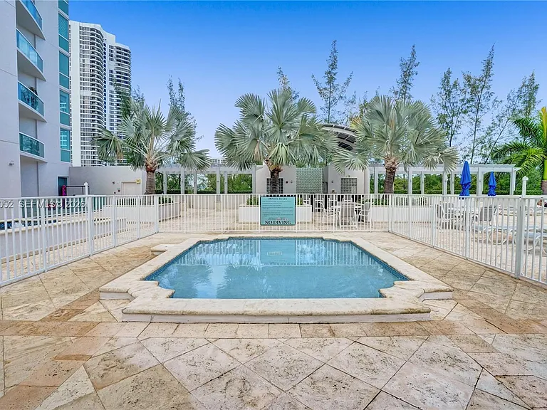 19400 Turnberry Way #1621 — Photo 26
