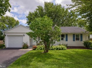 422 Chesterfield Dr, Downingtown, PA 19335