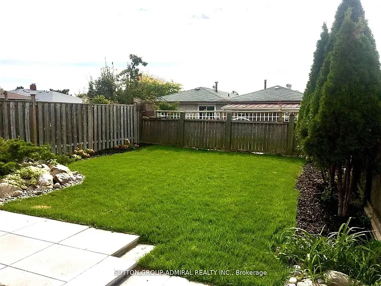 4 Nootka Cres #MAIN FL — Photo 20