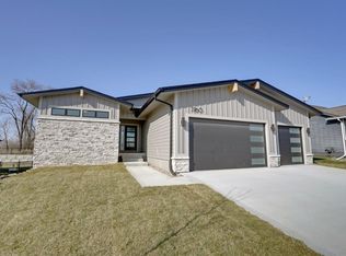 7760 Spring Creek Dr, Pleasant Hill, IA 50327