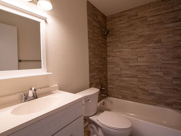 5th image of 1222 E Harry St Unit B