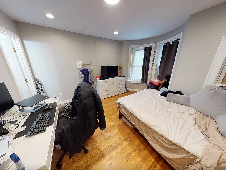 83-85 Windsor St #1A — Photo 6