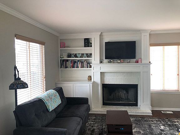 Fireplace with built-ins 