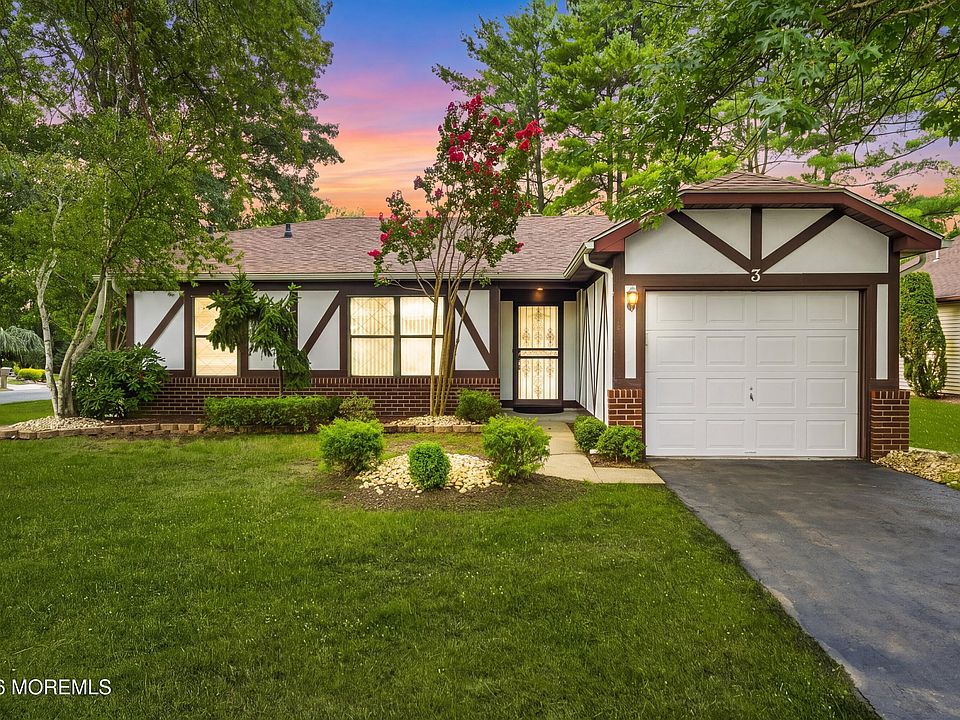1st image of 3 Hampton Drive