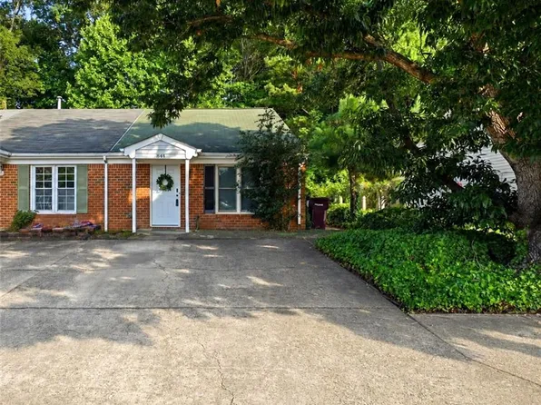 844 Wickford Dr, Chesapeake, VA 23320