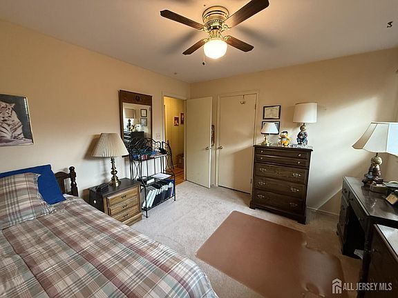 4th image of 15 Cutter Ave