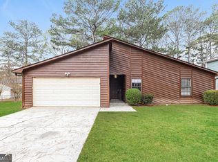 6961 Apache Ln, Riverdale, GA 30274