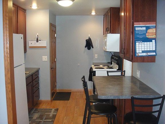 4th image of 530 Marshall Ave