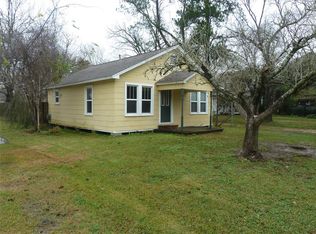 1002 E Houston St, Highlands, TX 77562