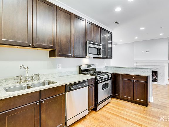 4th image of 634 Hinman Ave APT 3D
