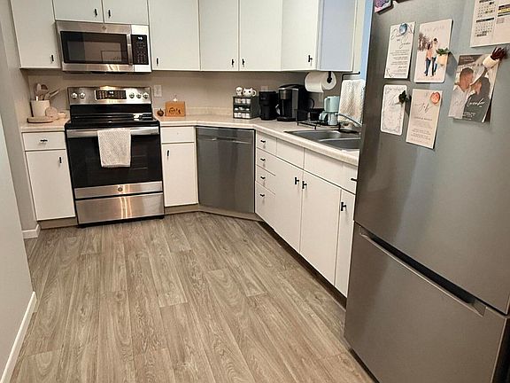 3rd image of 2285 Knightsbridge Ct