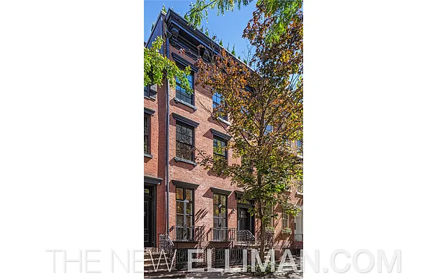 Sold by Douglas Elliman | media 14