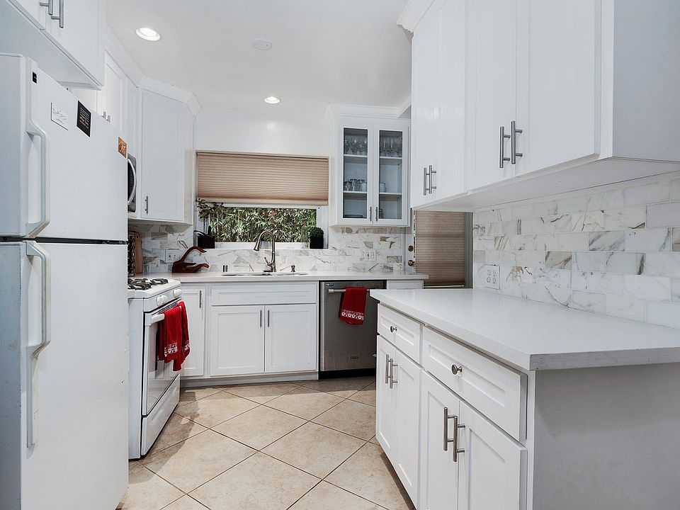 1st image of 2743 Veteran Ave