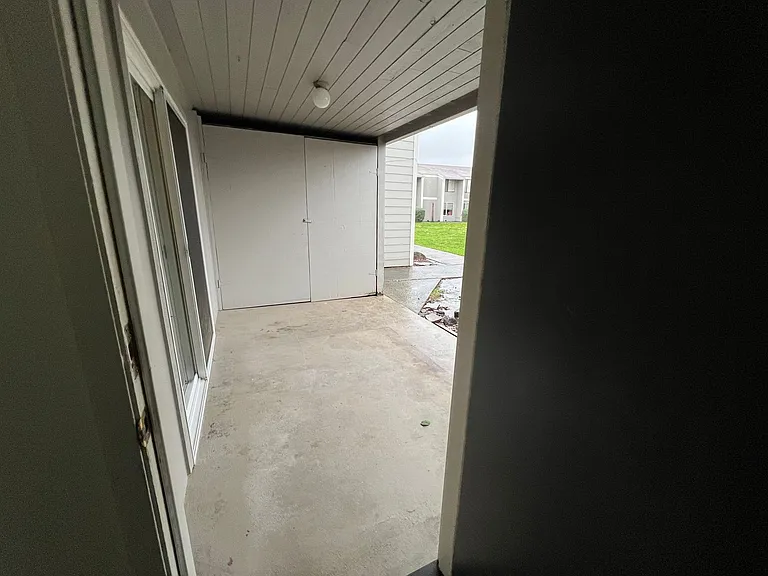 P117 - Gardenside Apartments — Photo 42