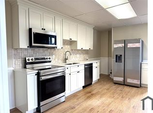 16 Cherry St, Seven Valleys, PA 17360