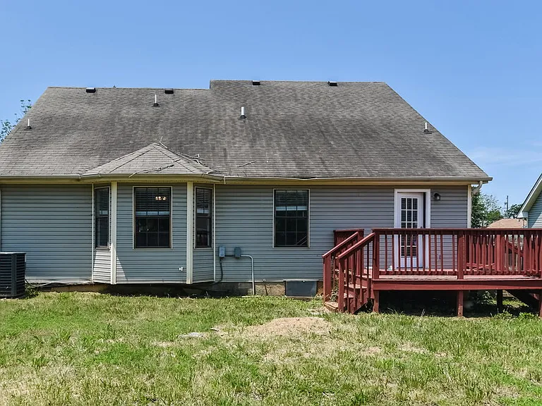 312 Pine Ridge Ln — Photo 17