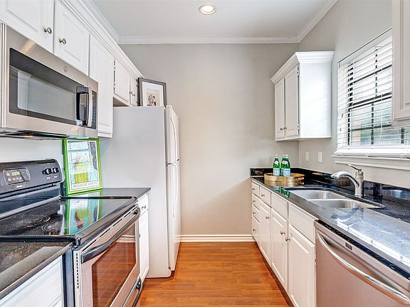 5th image of 6002 Auburndale Ave APT B