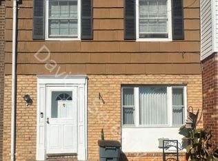 4 Middle Grove Ct W, Westminster, MD 21157