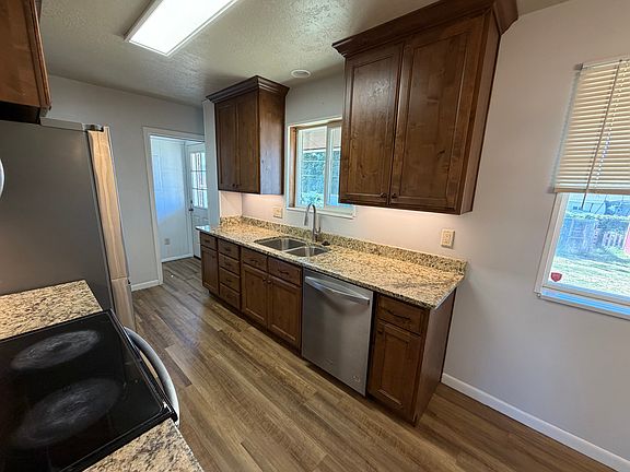 5th image of 778 E Wasatch Dr